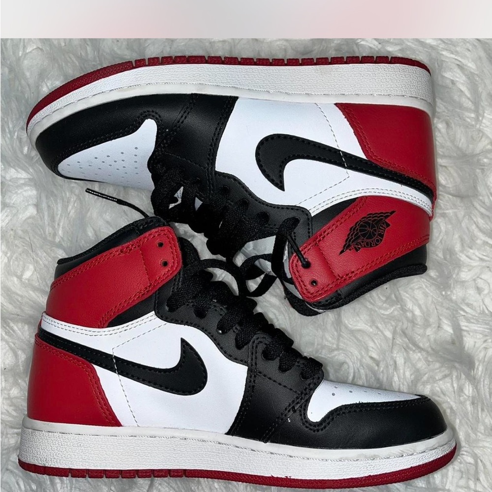Jordan 1 Retro Black Toe Sneakers with Red Accents